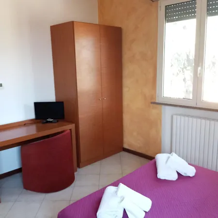 Il Rampicante-monticelli Terme アパート